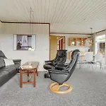 Holiday home Asya - 600m From The Sea By Interhome
