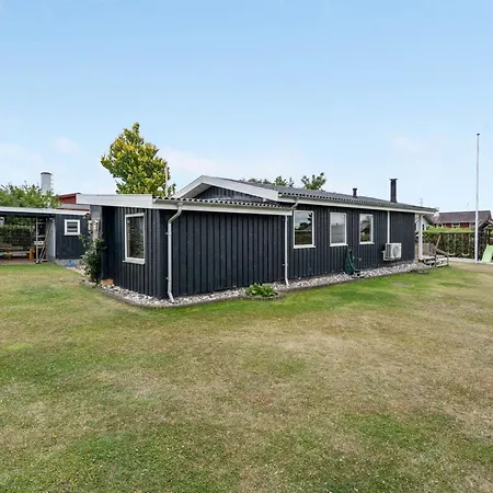 Asya - 600m From The Sea By Interhome